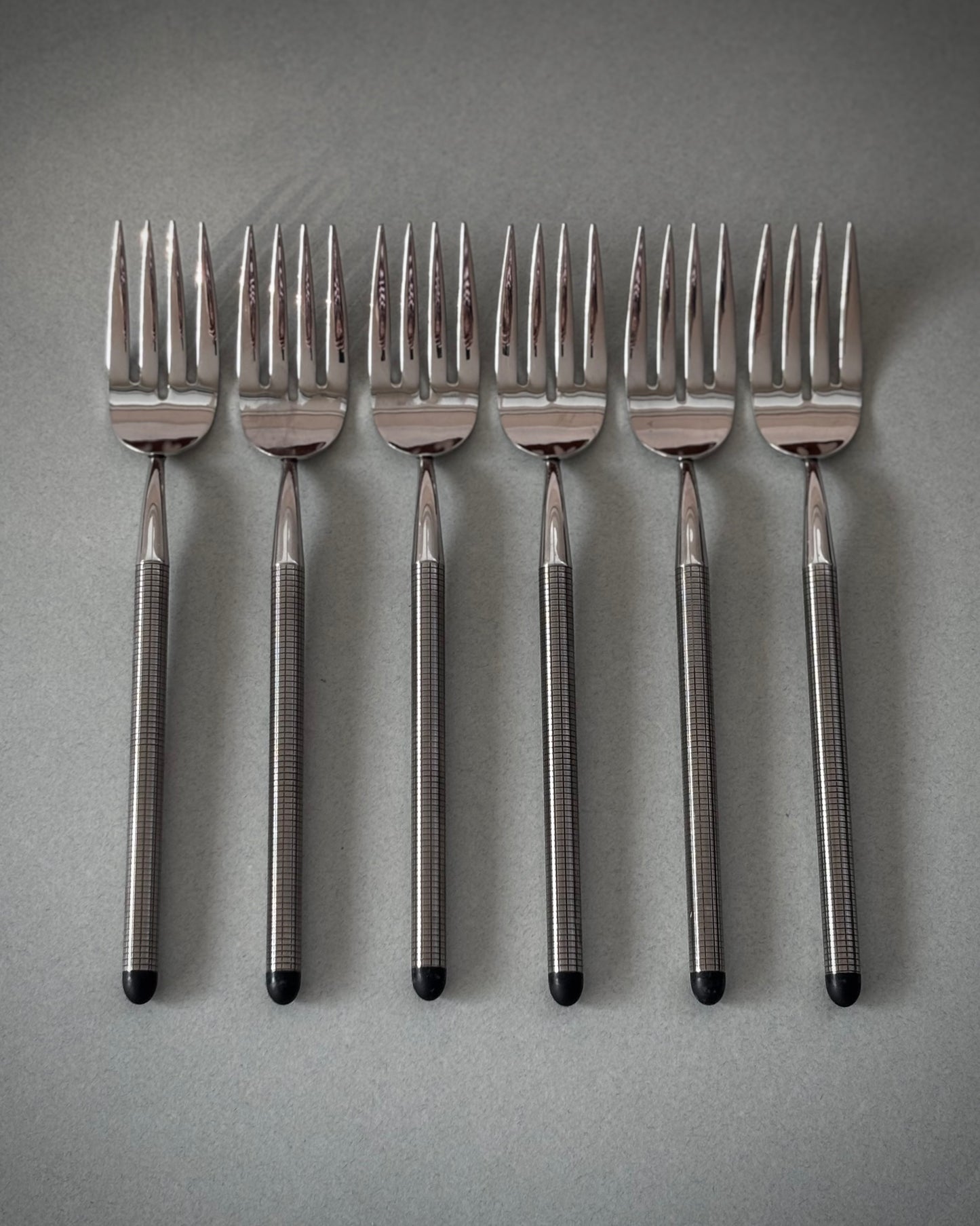 Petit Point Fish Cutlery Set 12pc - Bertil Vallien Gense Sweden