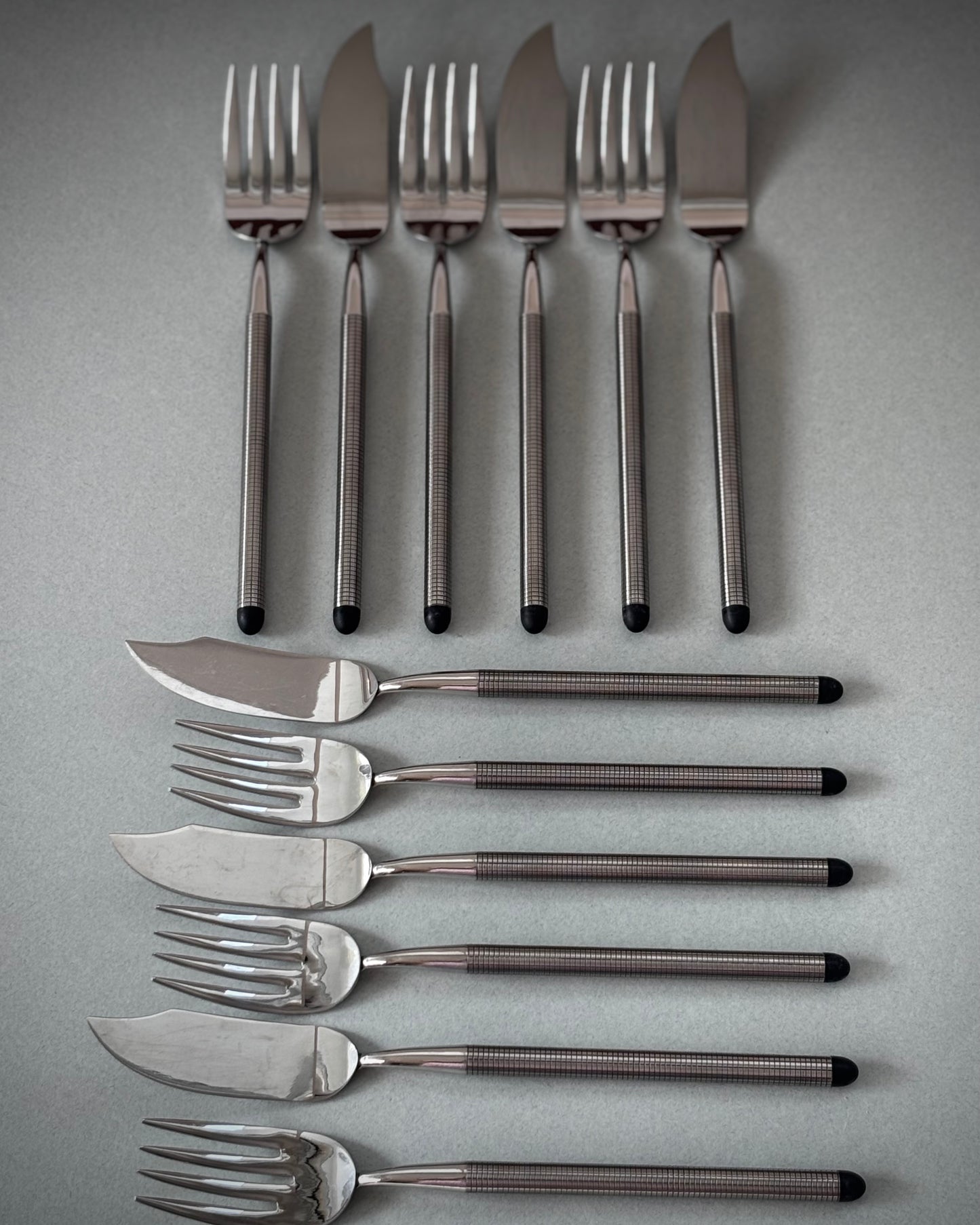 Petit Point Fish Cutlery Set 12pc - Bertil Vallien Gense Sweden