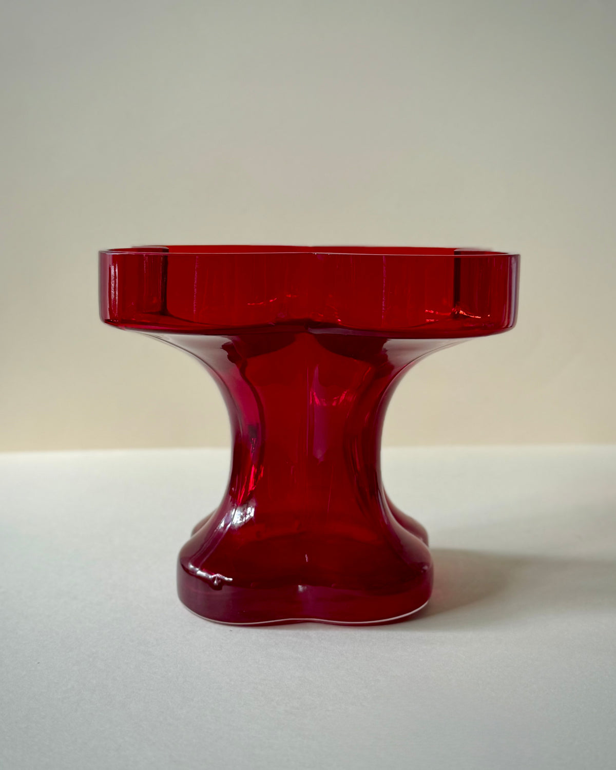 Riihimäen Lasi Onnenlehti Ruby Red Glass Vase by Helena Tynell