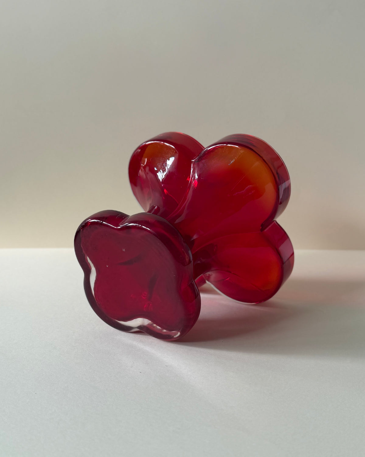 Riihimäen Lasi Onnenlehti Ruby Red Glass Vase by Helena Tynell