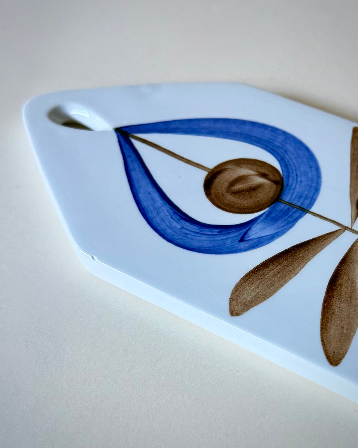 Rörstrand Amanda ceramic board Model 30 by Christina Campbell, full view