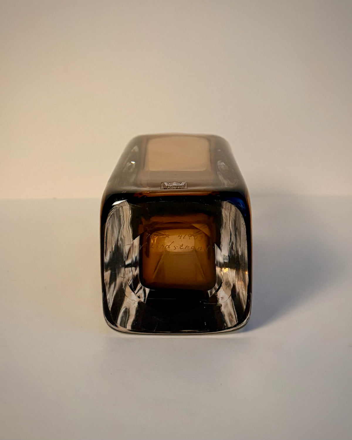 Kosta V. Lindstrand 41903 Sommerso-style glass vase by Vicke Lindstrand, angled front view of the rectangular form with reddish-brown core