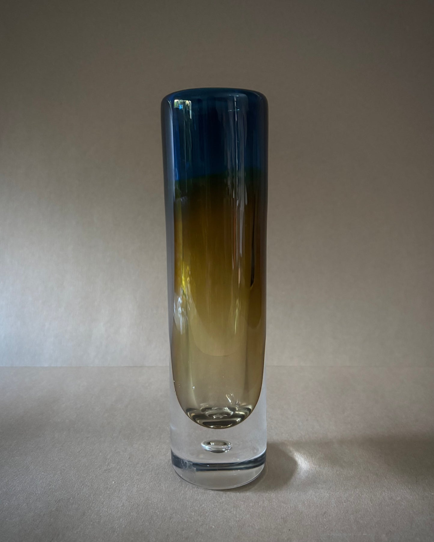 Vase Vicke Lindstrand Sommerso - Kosta LH 1889 Suède années 1960