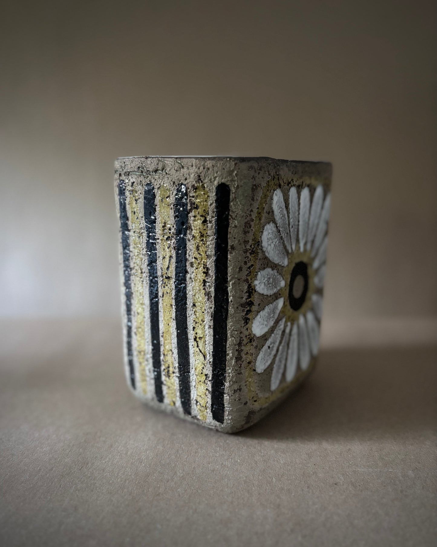 Angelina Vase 16cm Mari Simmulson Upsala Ekeby Sweden 1960s