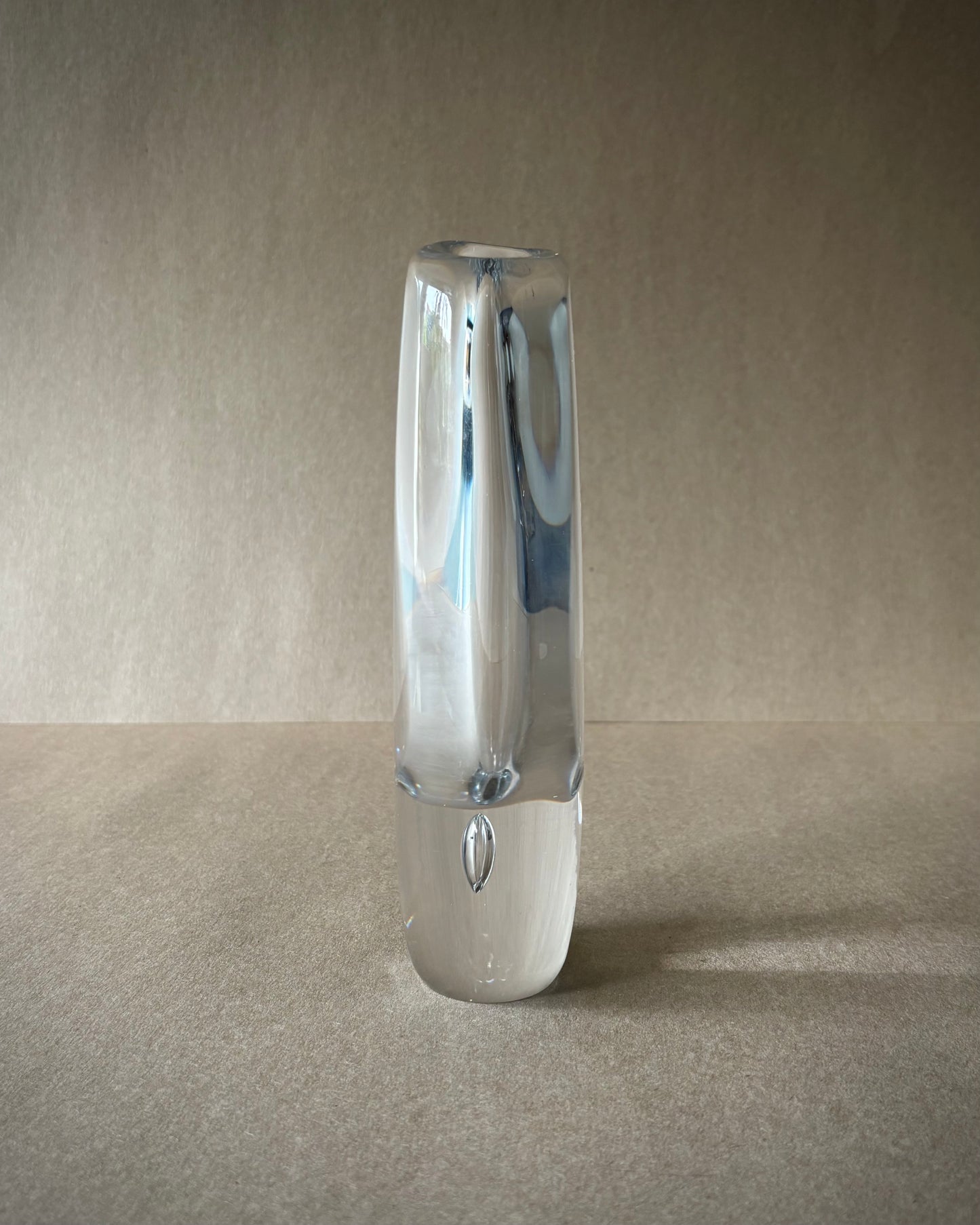 Vicke Lindstrand Kosta LH 1496 Vase Bulle Contrôlée Suède