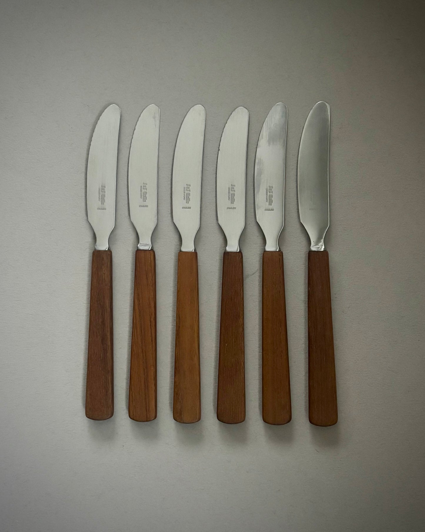 Service de couverts en teck SES Helle – Norvège (1968-1975)